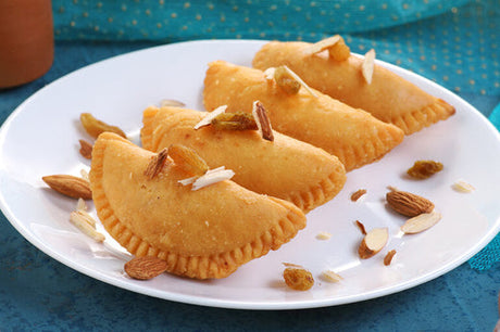 Indian Sweet: Gujiya (Holi Special)